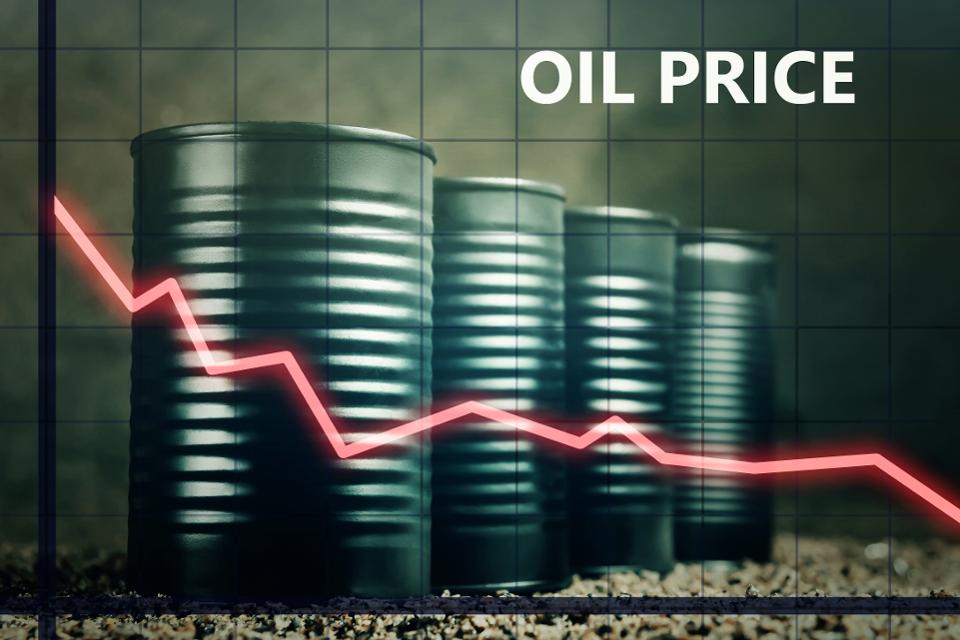 OIL PRICES FALL ON FRESH OVERSUPPLY CONCERNS